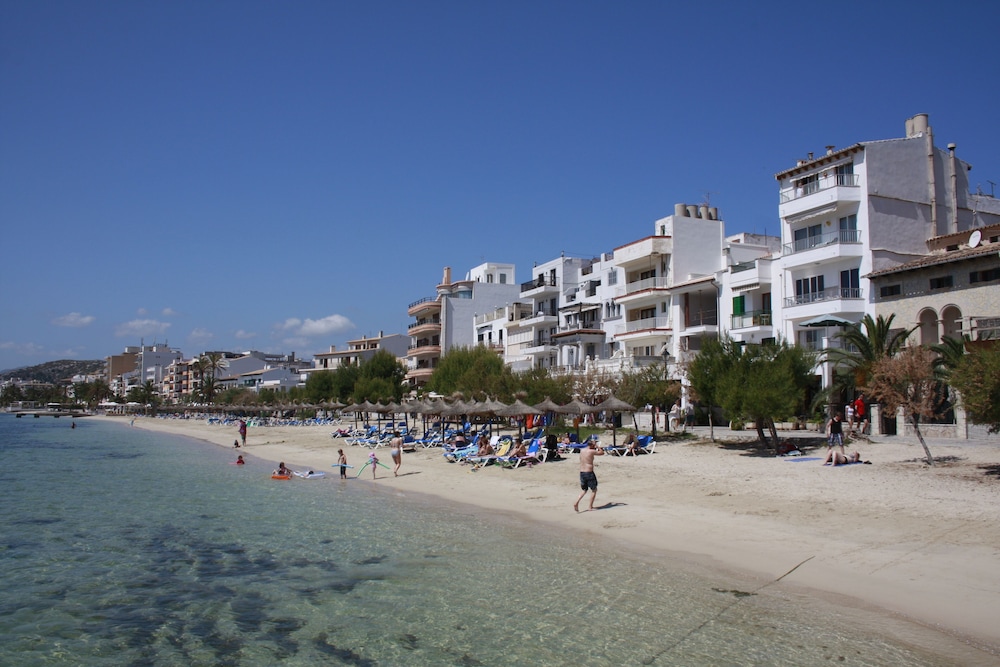 Hoposa Bahía — Beach in Puerto Pollensa, Balearic Islands