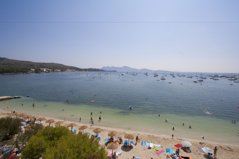 Hoposa Bahía — Beach in Puerto Pollensa, Balearic Islands