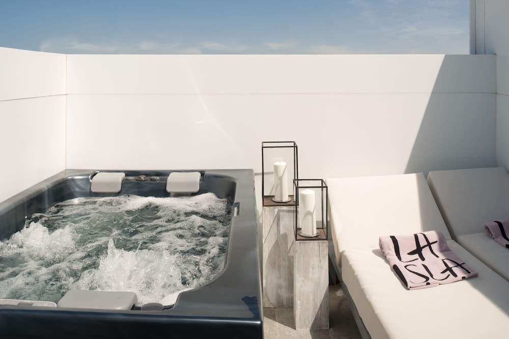 La Isla y el Mar Hotel Boutique - Adults Only — Facilities in Puerto del Carmen, Canary Islands