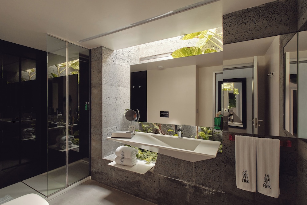 La Isla y el Mar Hotel Boutique - Adults Only — Rooms in Puerto del Carmen, Canary Islands