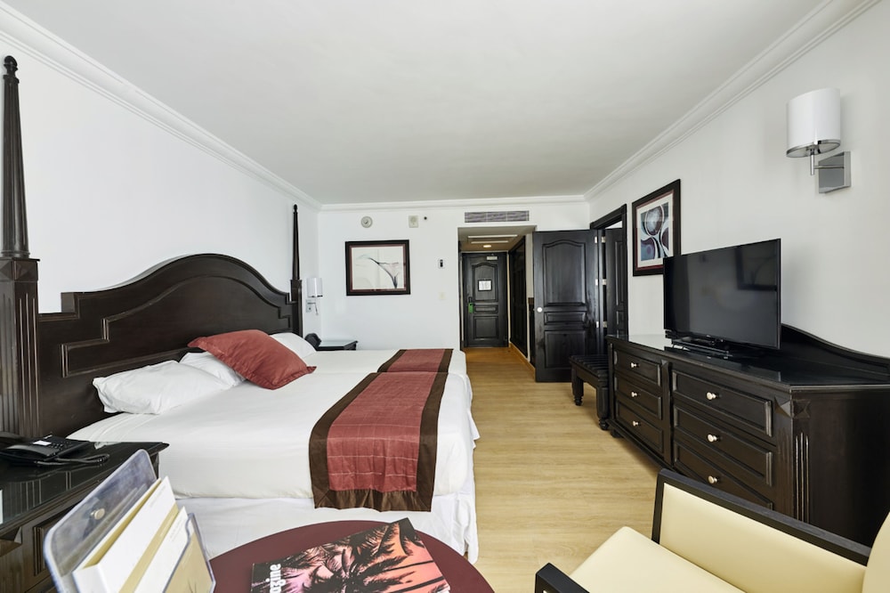 Hotel Riu Palace Paradise Island - Adults Only - All Inclusive — Hotel rooms in Paradise Island, New Providence