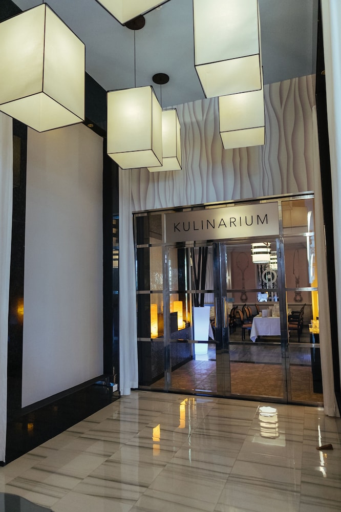 Hotel Riu Palace Paradise Island - Adults Only - All Inclusive — Restaurant & bars in Paradise Island, New Providence