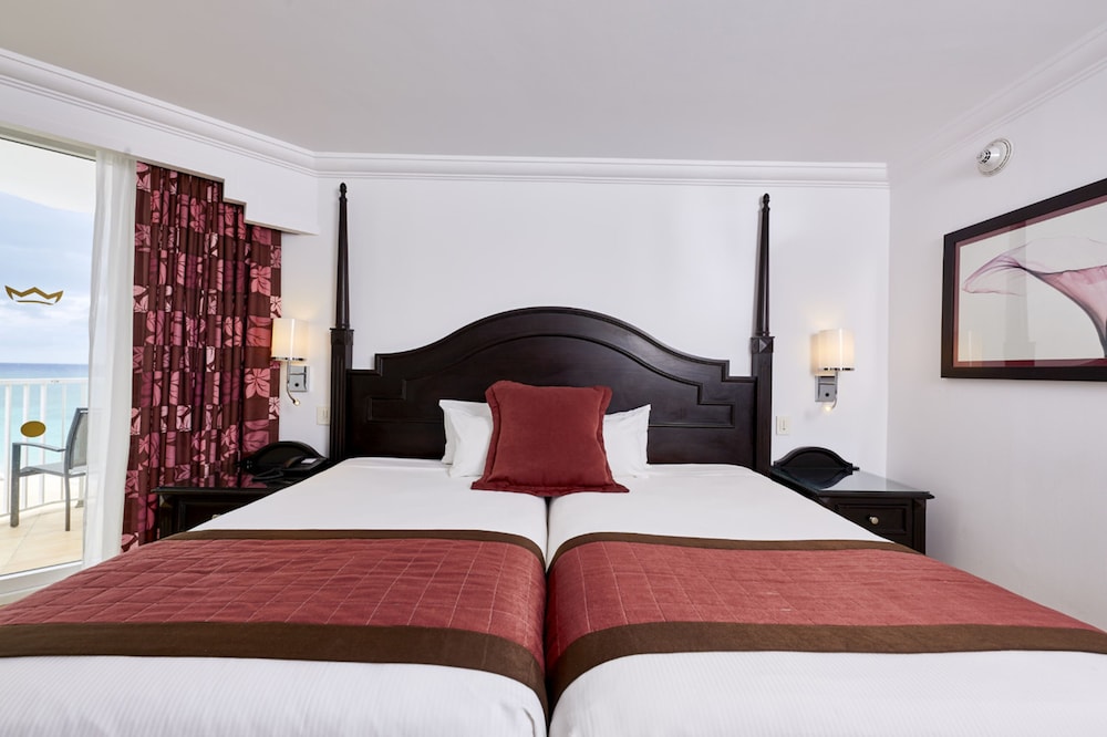 Hotel Riu Palace Paradise Island - Adults Only - All Inclusive — Hotel rooms in Paradise Island, New Providence