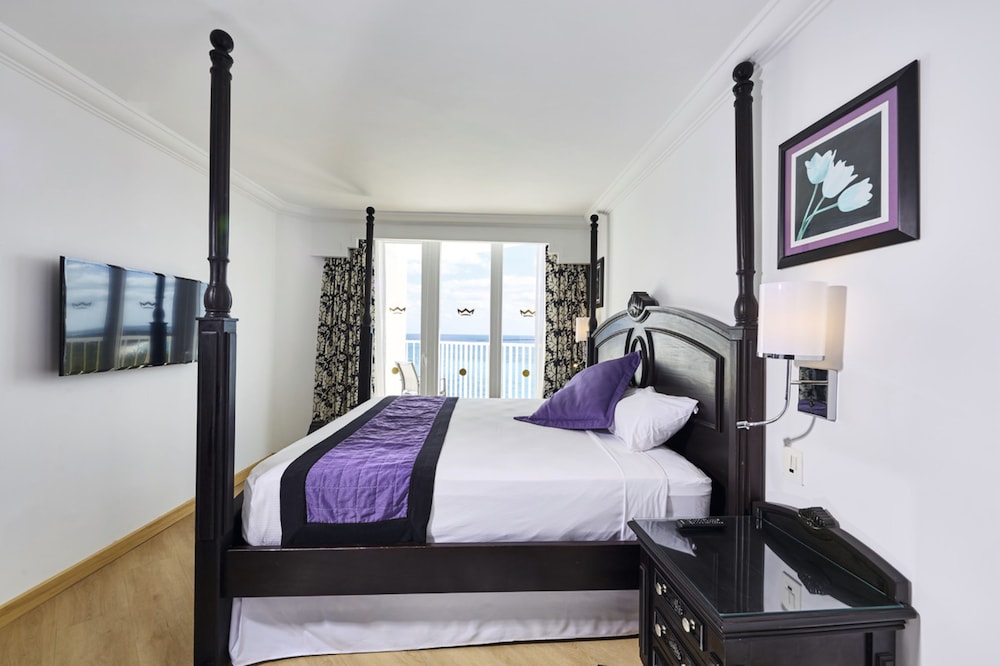 Hotel Riu Palace Paradise Island - Adults Only - All Inclusive — Hotel rooms in Paradise Island, New Providence