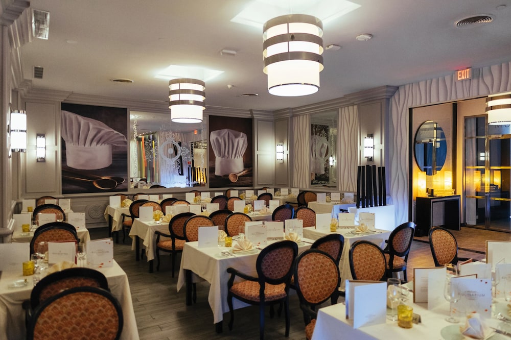 Hotel Riu Palace Paradise Island - Adults Only - All Inclusive — Restaurant & bars in Paradise Island, New Providence