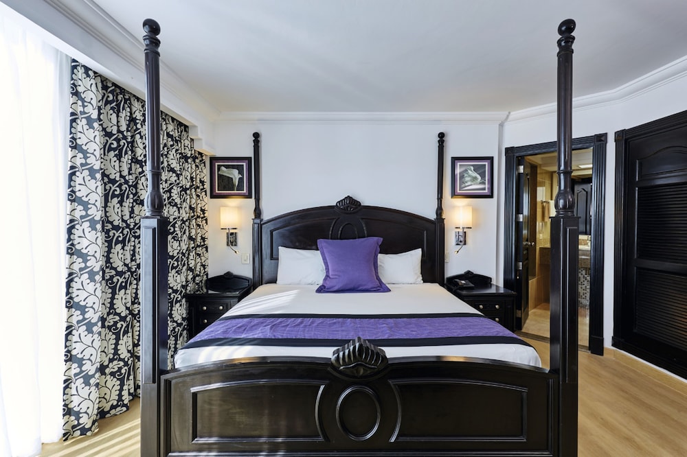 Hotel Riu Palace Paradise Island - Adults Only - All Inclusive — Hotel rooms in Paradise Island, New Providence