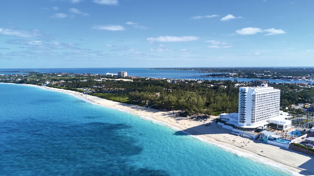 Hotel Riu Palace Paradise Island - Adults Only - All Inclusive — Beach in Paradise Island, New Providence