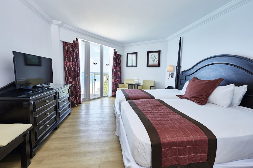 Hotel Riu Palace Paradise Island - Adults Only - All Inclusive — Hotel rooms in Paradise Island, New Providence