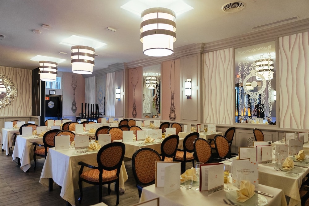 Hotel Riu Palace Paradise Island - Adults Only - All Inclusive — Restaurant & bars in Paradise Island, New Providence