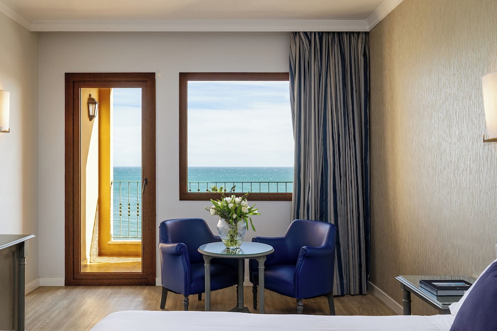 Hotel IPV Palace & Spa — Hotel rooms in Fuengirola, Andalusia