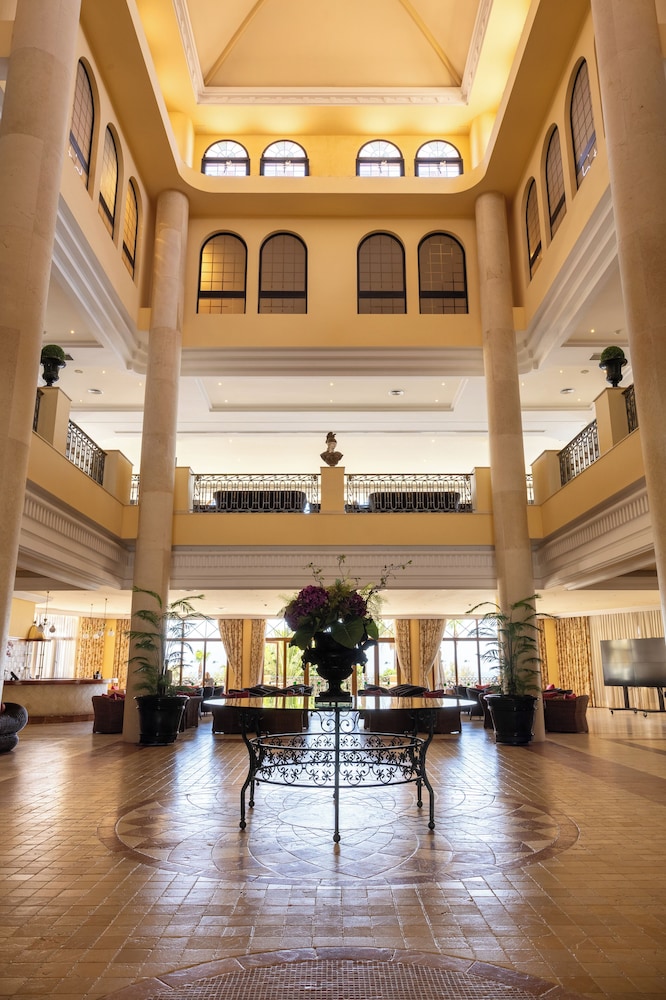 Hotel IPV Palace & Spa — Hotel building in Fuengirola, Andalusia