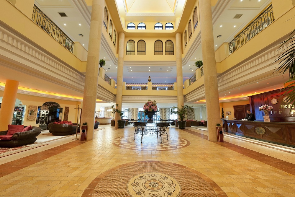 Hotel IPV Palace & Spa — Hotel building in Fuengirola, Andalusia