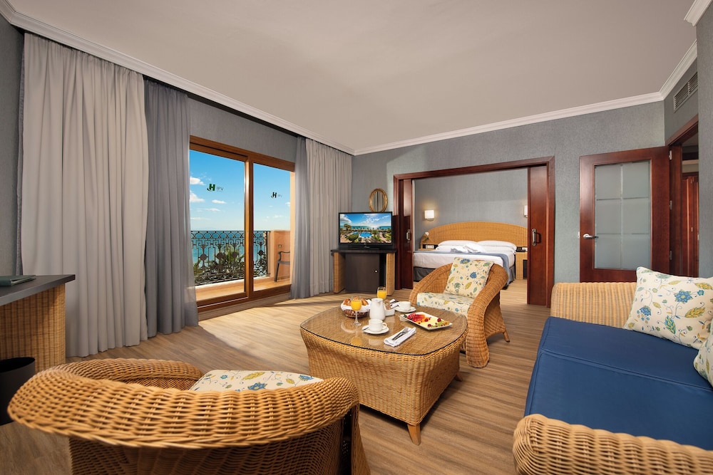 Hotel IPV Palace & Spa — Hotel rooms in Fuengirola, Andalusia