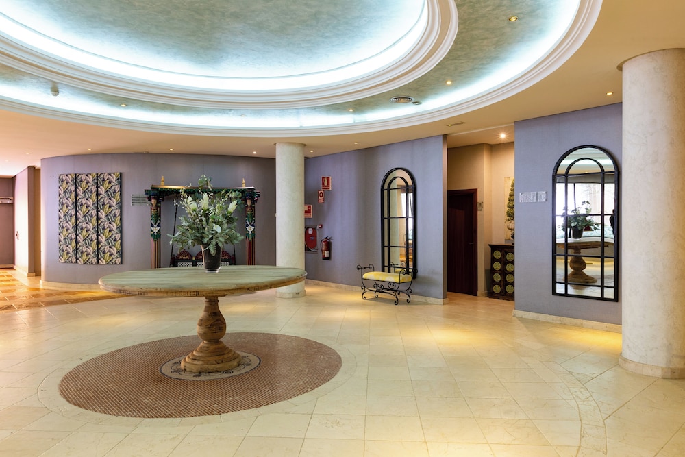 Hotel IPV Palace & Spa — Hotel building in Fuengirola, Andalusia