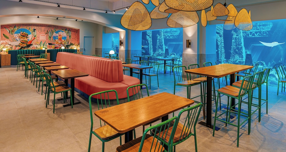 The Reef at Atlantis — Restaurant & bars in Paradise Island, New Providence