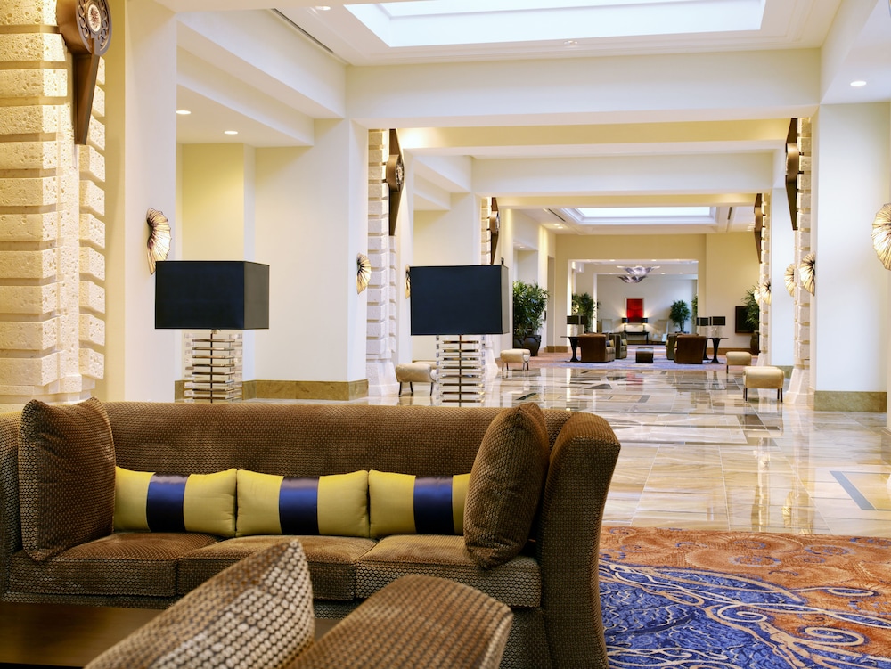 The Reef at Atlantis — Hotel building in Paradise Island, New Providence