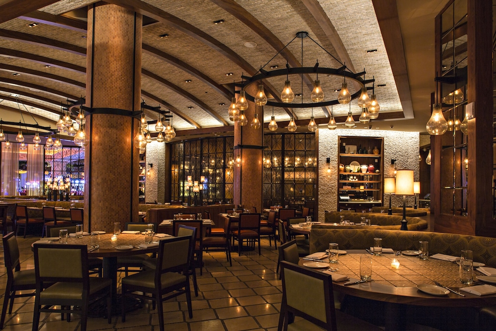 The Reef at Atlantis — Restaurant & bars in Paradise Island, New Providence