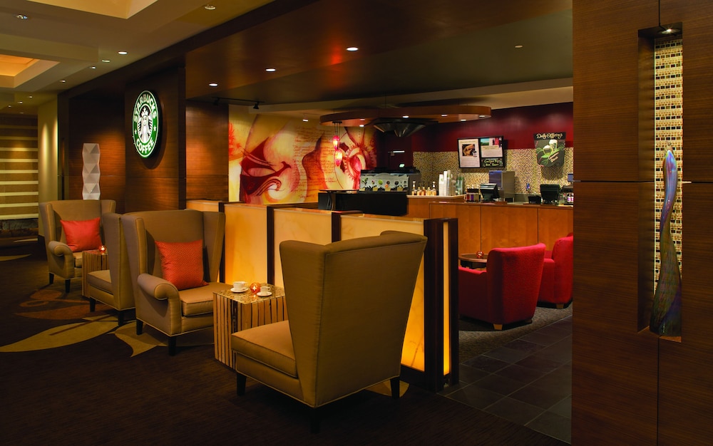 The Reef at Atlantis — Restaurant & bars in Paradise Island, New Providence