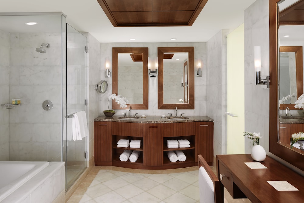 The Reef at Atlantis — Hotel rooms in Paradise Island, New Providence