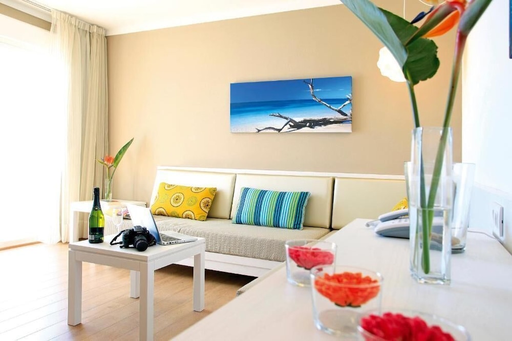 Bellamar Apartments — Hotel rooms in Puerto Pollensa, Balearic Islands