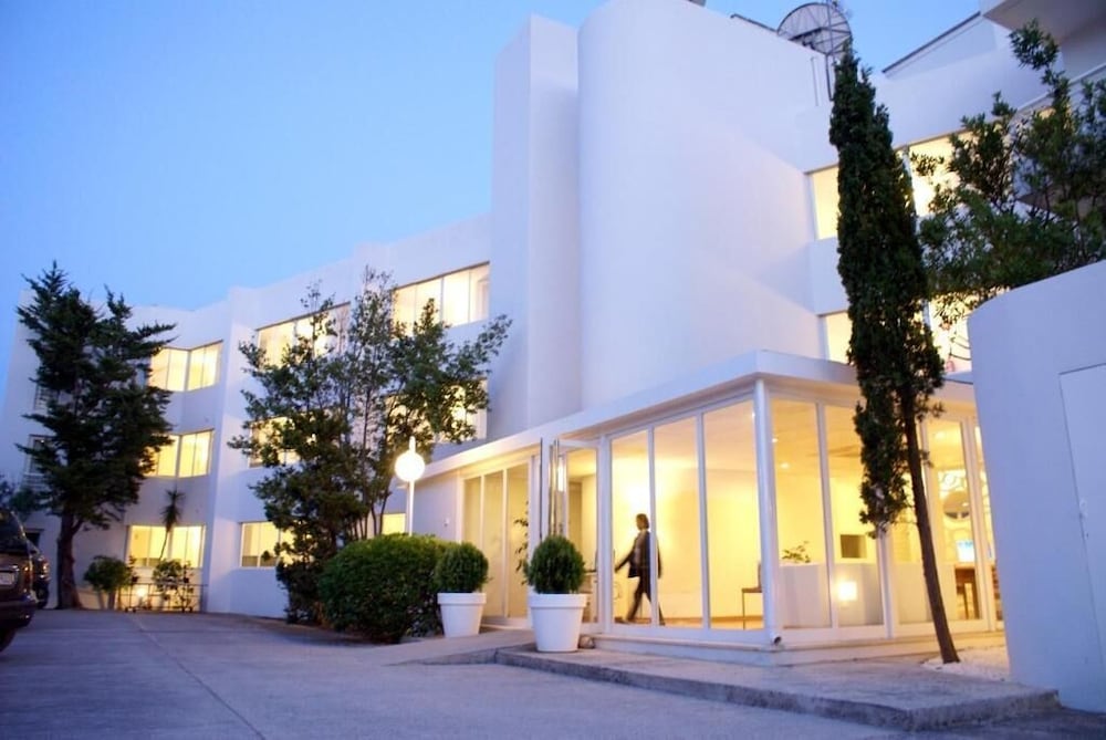 Bellamar Apartments — Hotel building in Puerto Pollensa, Balearic Islands
