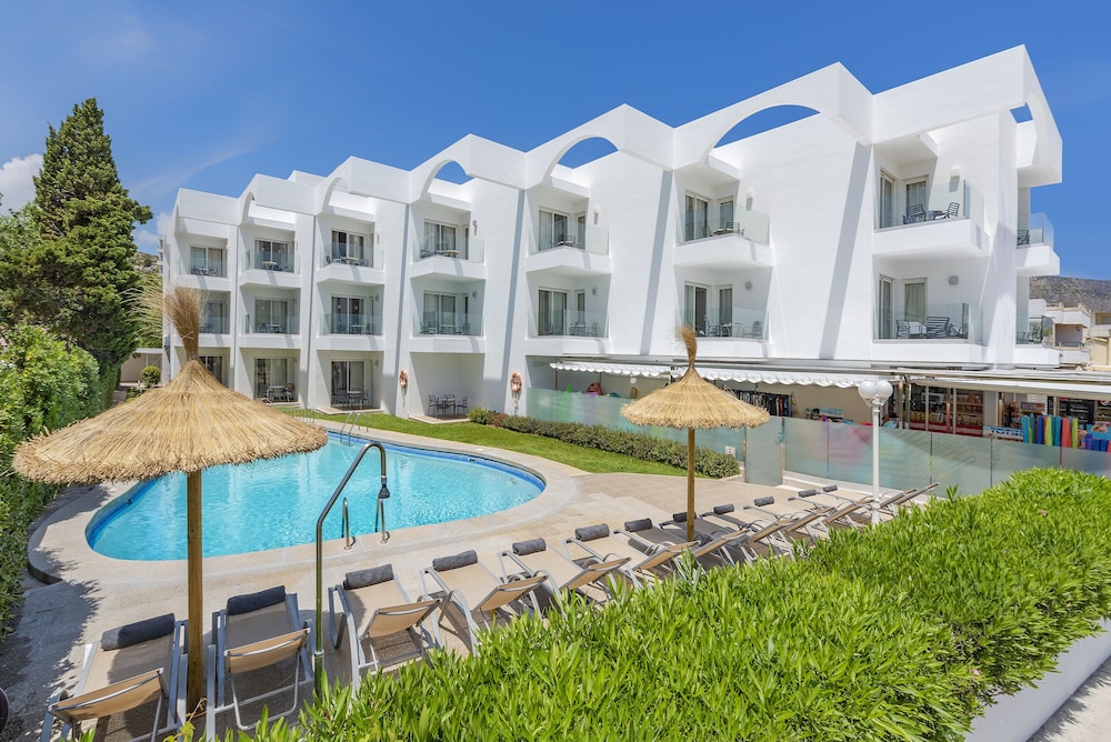 Bellamar Apartments — Swimming pool in Puerto Pollensa, Balearic Islands
