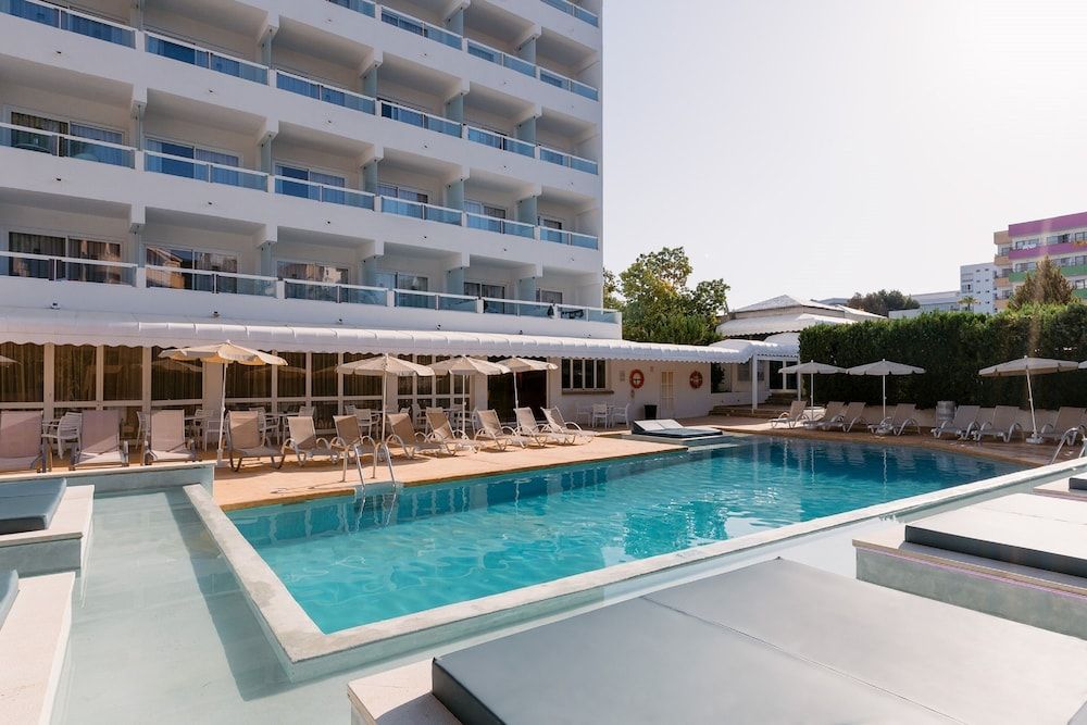 Hotel BelleVue Vistanova image