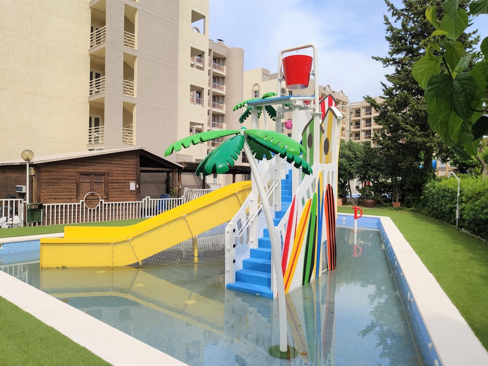 Ohtels Belvedere — Attractions for children in Salou, Catalonia