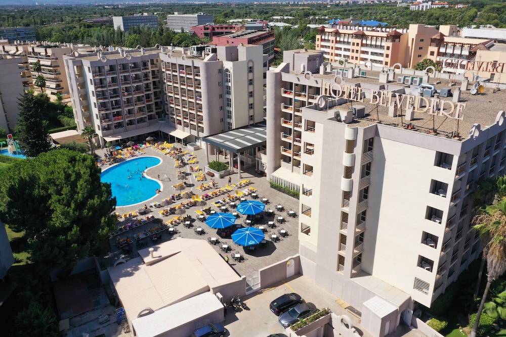 Ohtels Belvedere — Hotel building in Salou, Catalonia