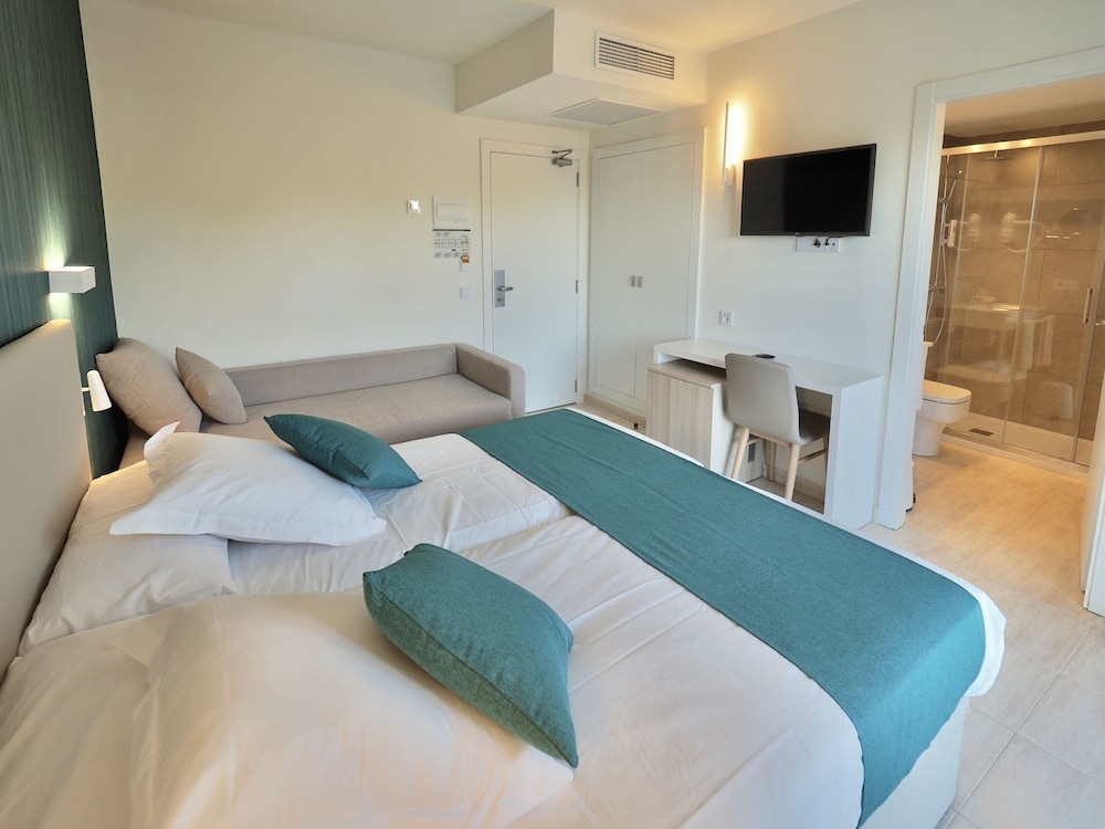 BQ Belvedere Hotel — Hotel rooms in La Bonanova, Balearic Islands