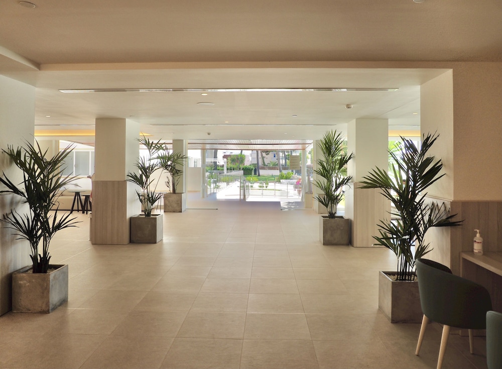 BQ Belvedere Hotel — Hotel building in La Bonanova, Balearic Islands