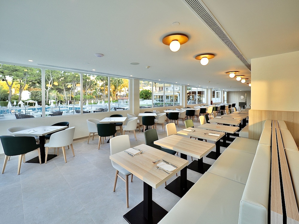 BQ Belvedere Hotel — Restaurant & bars in La Bonanova, Balearic Islands
