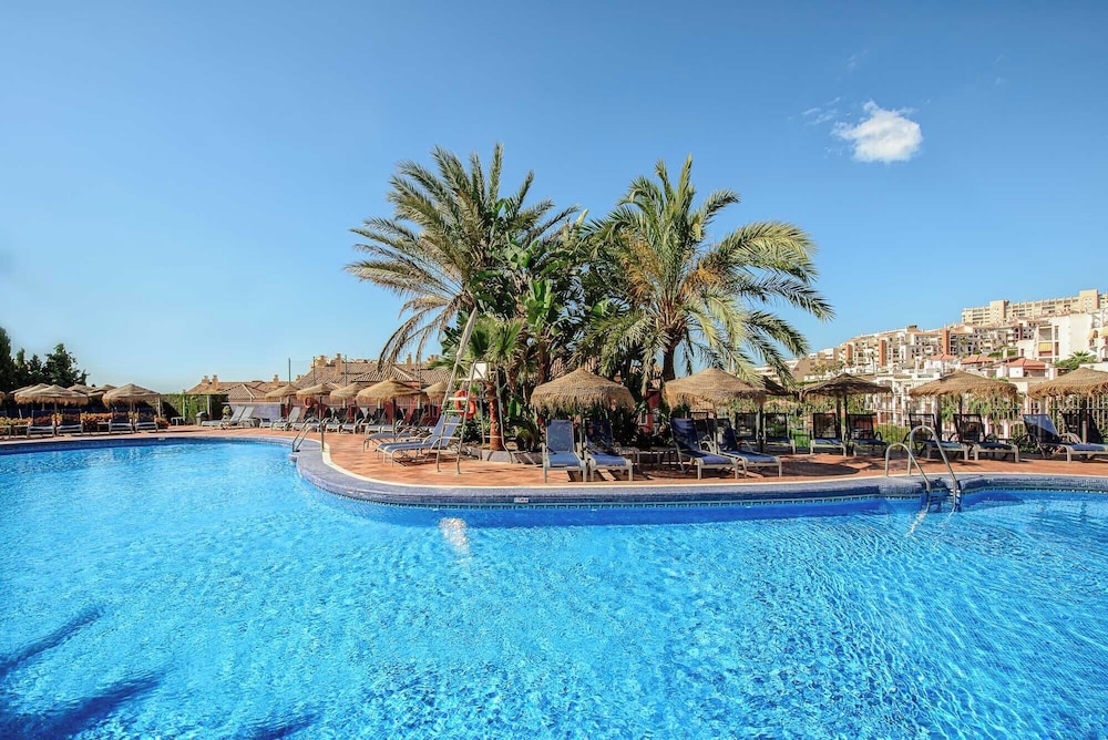 Benalmádena Palace - Hotel SPA & Apartments — Swimming pool in Benalmadena, Andalusia