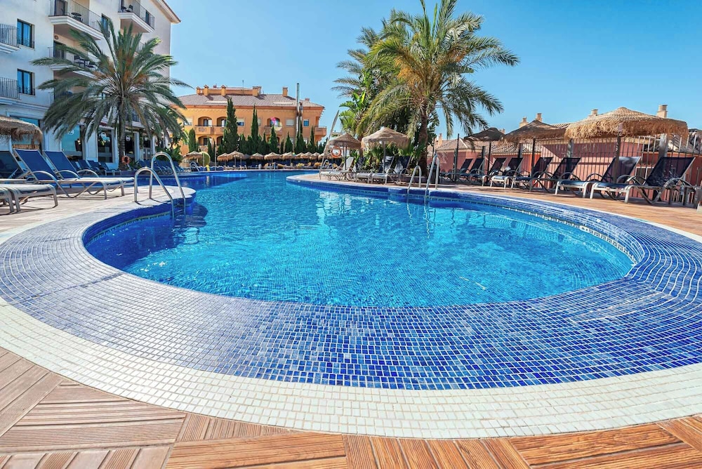Benalmádena Palace - Hotel SPA & Apartments — Swimming pool in Benalmadena, Andalusia
