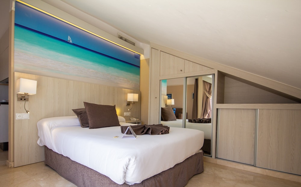 Benalmádena Palace - Hotel SPA & Apartments — Hotel rooms in Benalmadena, Andalusia