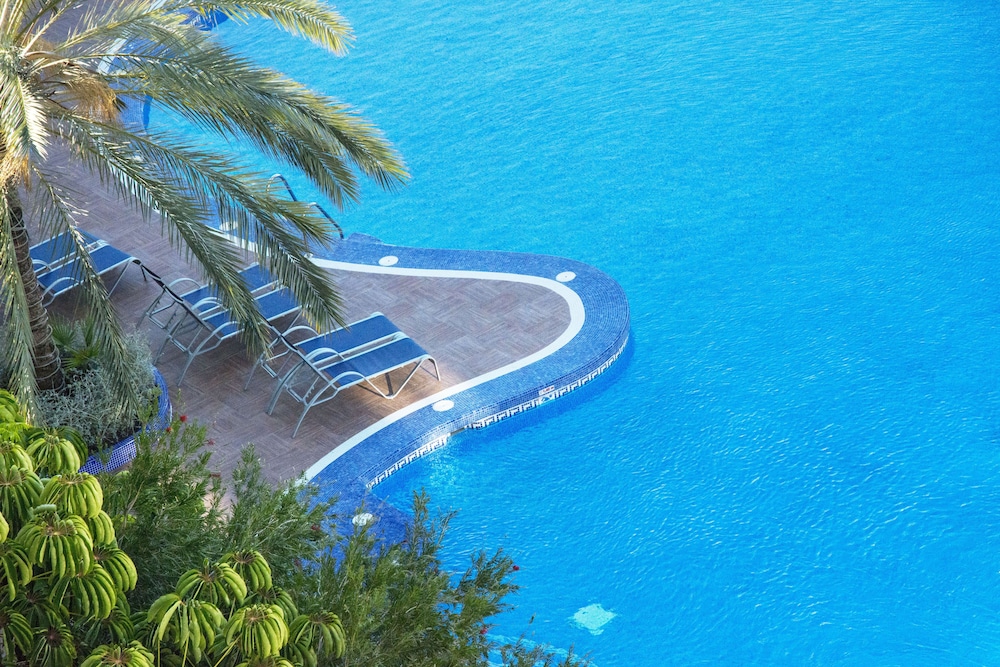 Benalmádena Palace - Hotel SPA & Apartments — Swimming pool in Benalmadena, Andalusia