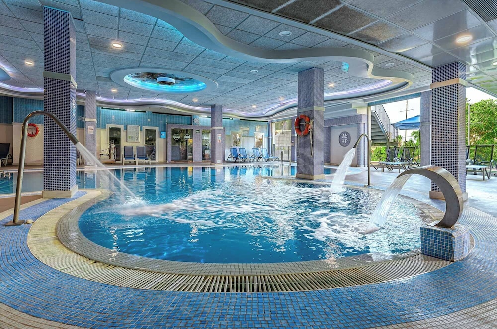 Benalmádena Palace - Hotel SPA & Apartments — Swimming pool in Benalmadena, Andalusia
