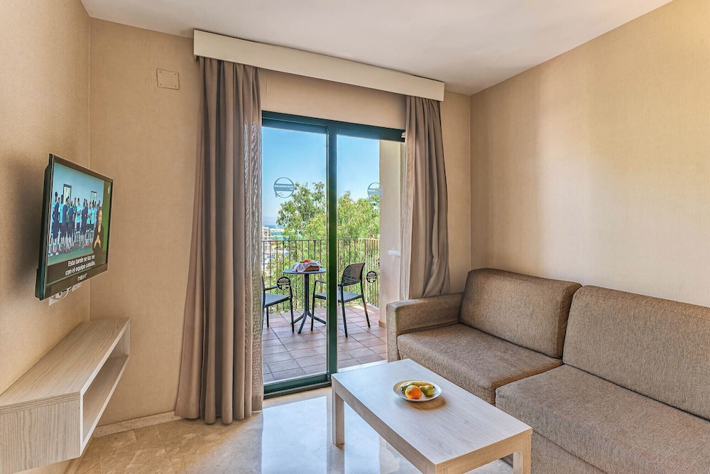Benalmádena Palace - Hotel SPA & Apartments — Hotel rooms in Benalmadena, Andalusia