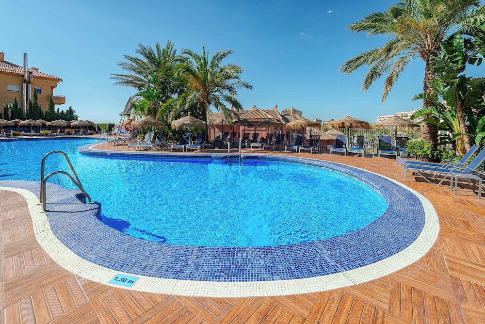 Benalmádena Palace - Hotel SPA & Apartments — Swimming pool in Benalmadena, Andalusia
