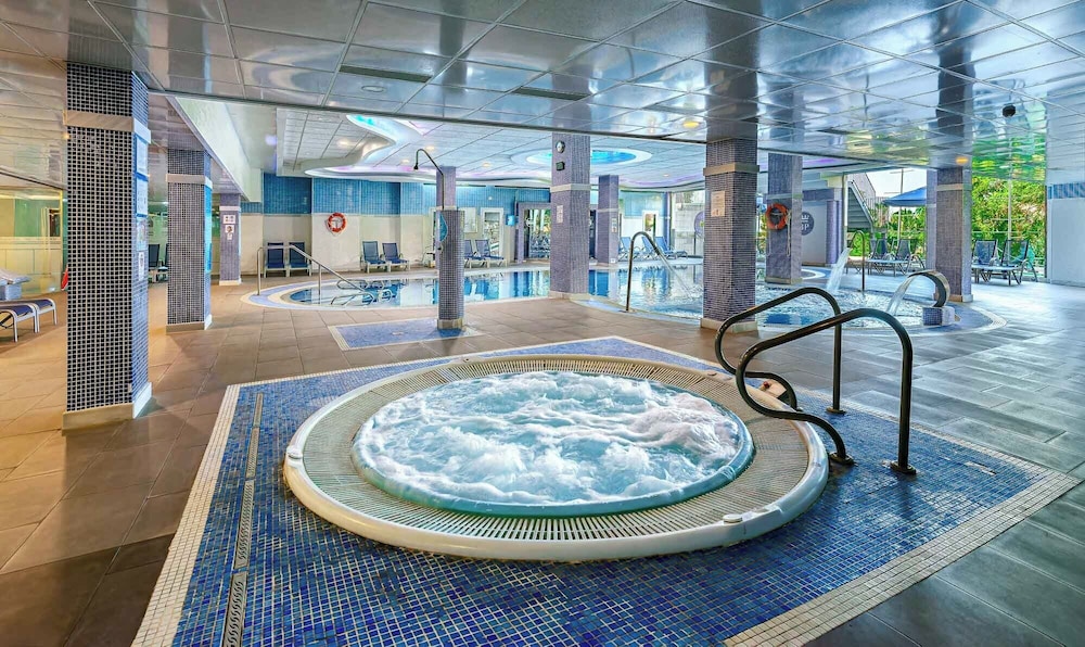Benalmádena Palace - Hotel SPA & Apartments — Swimming pool in Benalmadena, Andalusia