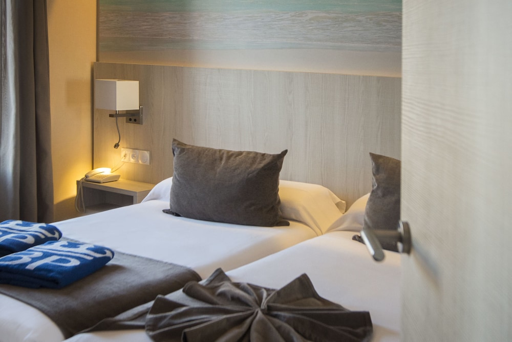 Benalmádena Palace - Hotel SPA & Apartments — Hotel rooms in Benalmadena, Andalusia