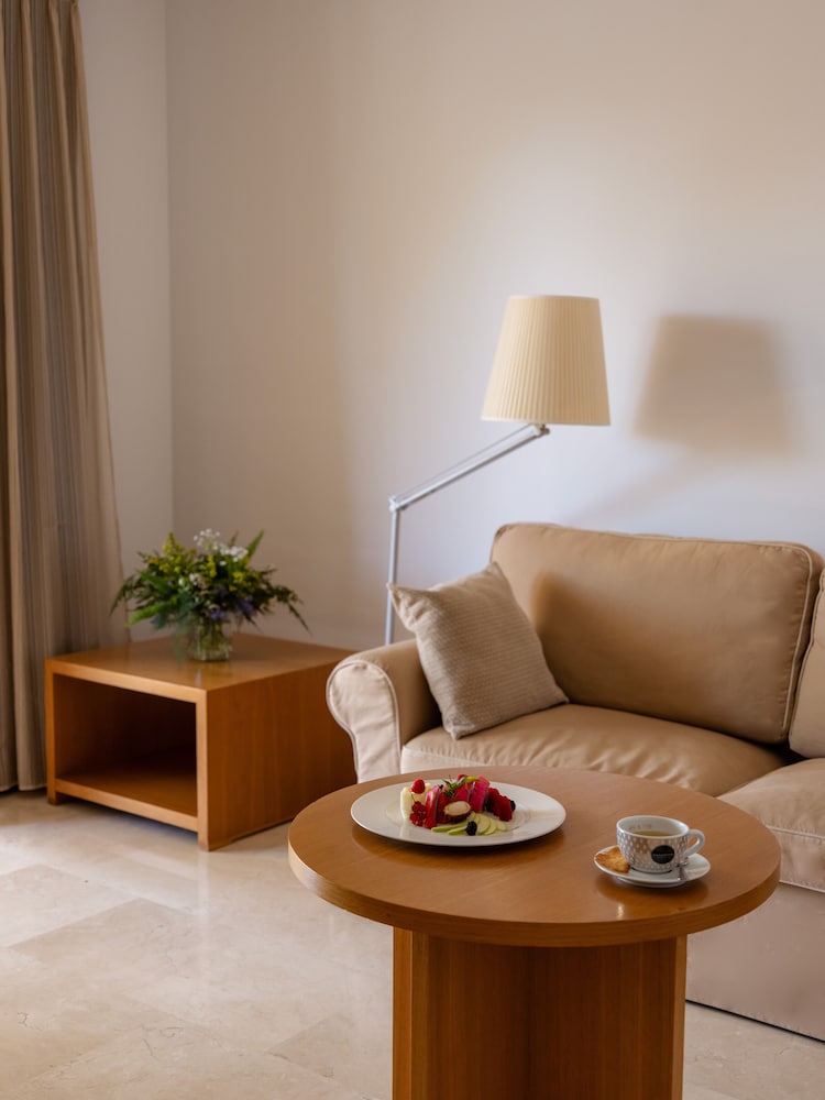 Hotel Bendinat — Hotel rooms in Portals Nous, Balearic Islands