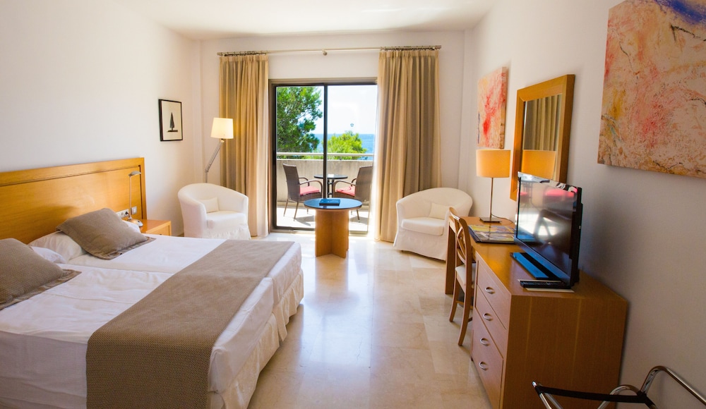 Hotel Bendinat — Hotel rooms in Portals Nous, Balearic Islands