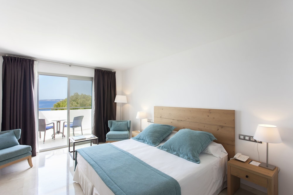 Hotel Bendinat — Hotel rooms in Portals Nous, Balearic Islands