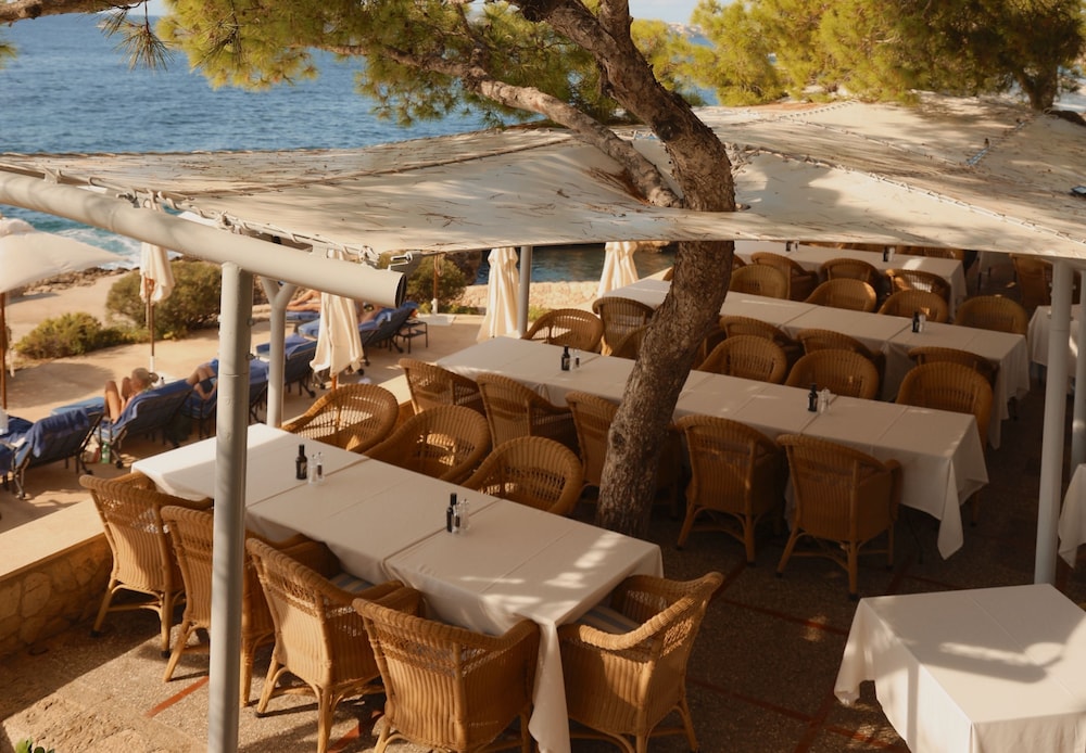 Hotel Bendinat — Restaurant & bars in Portals Nous, Balearic Islands
