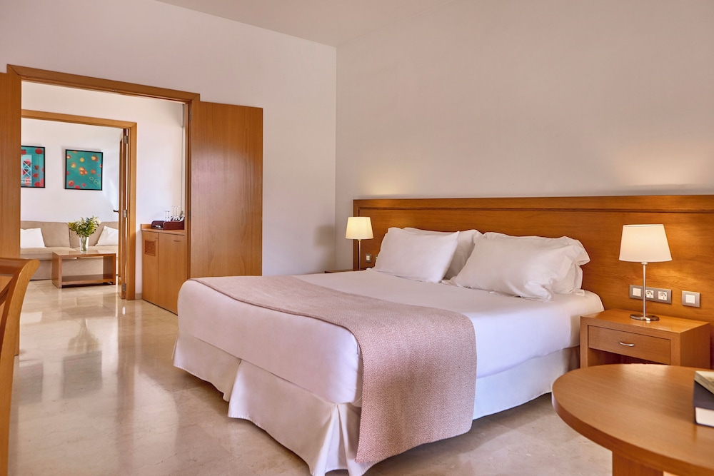 Hotel Bendinat — Hotel rooms in Portals Nous, Balearic Islands