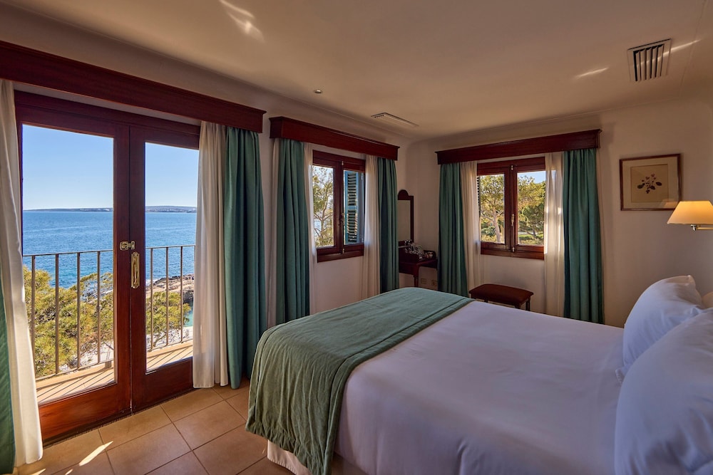 Hotel Bendinat — Hotel rooms in Portals Nous, Balearic Islands
