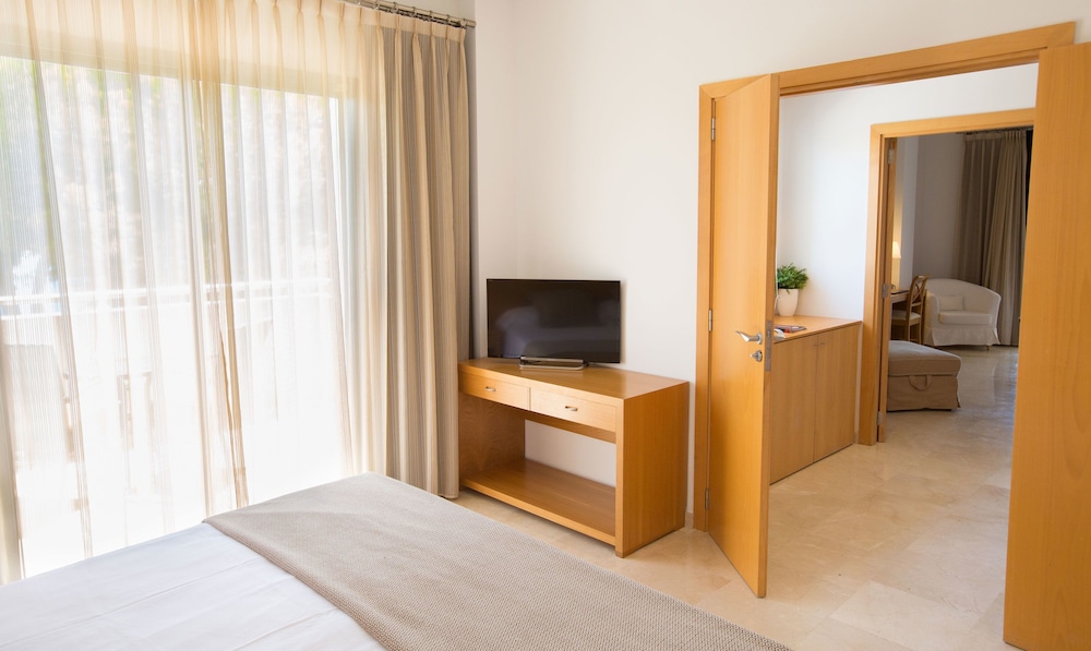 Hotel Bendinat — Hotel rooms in Portals Nous, Balearic Islands
