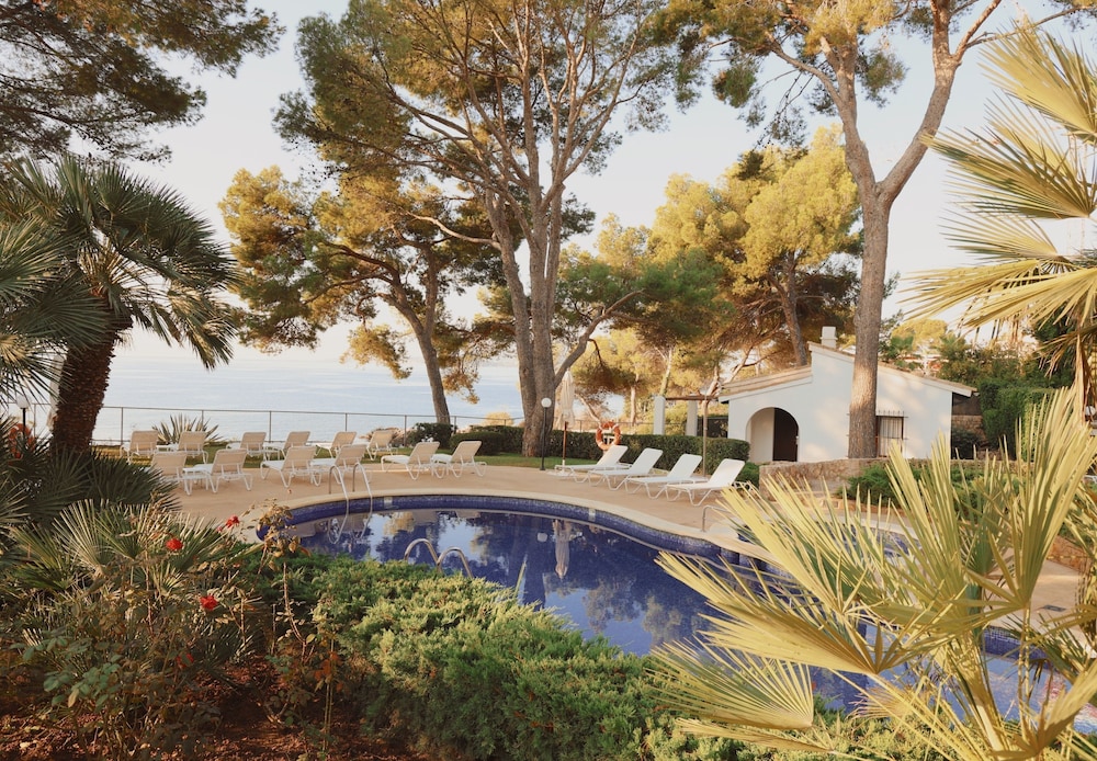 Hotel Bendinat — Swimming pool in Portals Nous, Balearic Islands