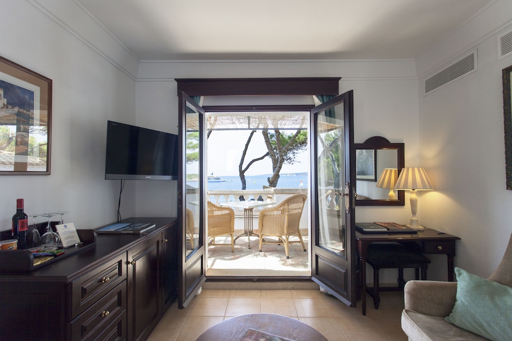 Hotel Bendinat — Hotel rooms in Portals Nous, Balearic Islands